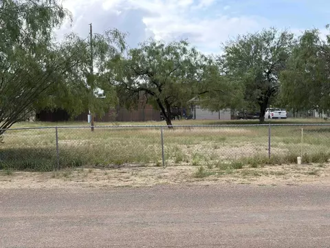 518 Hawk St, Zapata, TX 78076