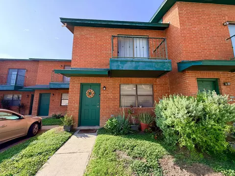 8915 Mcpherson Rd #13B, Laredo, TX 78041