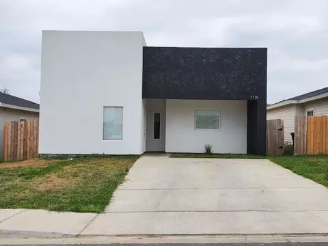 5718 St Joan Of Arc Lp, Laredo, TX 78046