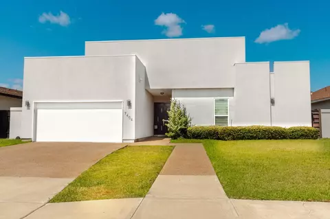7404 Thomas Harris Dr, Laredo, TX 78041