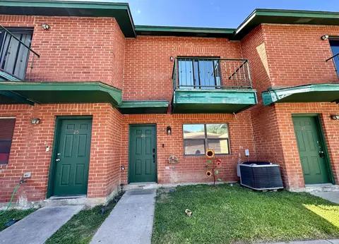 8915 Mcpherson Rd #26C, Laredo, TX 78041