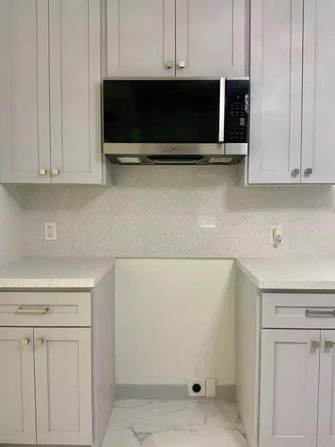 Kitchen - 919 Willow St, Laredo, TX 78040 photo 7 of 7