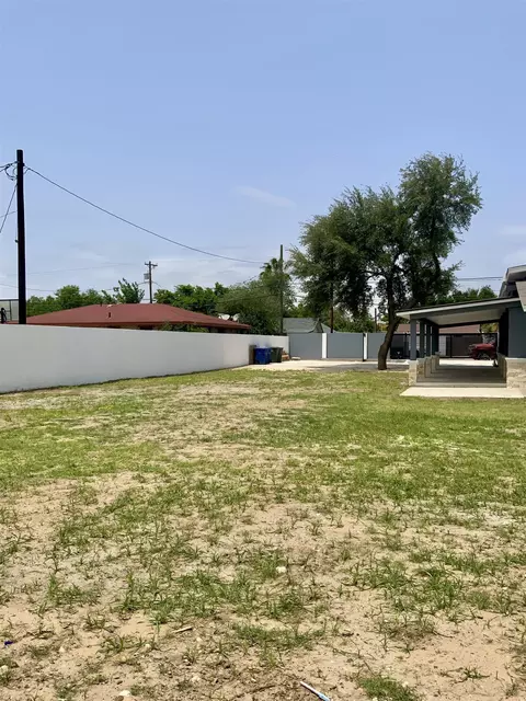 Exterior - 919 Willow St, Laredo, TX 78040 photo 9 of 9