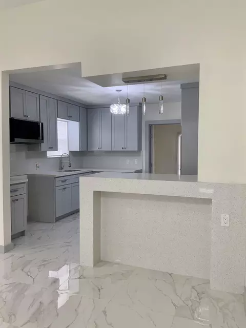 Kitchen - 919 Willow St, Laredo, TX 78040 photo 2 of 7
