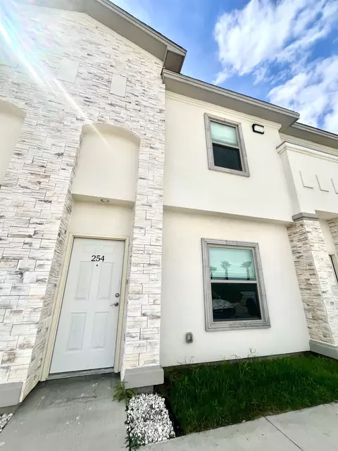 7615 Laguna Del Mar Ct #267, Laredo, TX 78045
