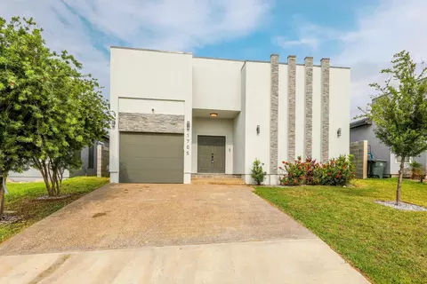 1705 Calvillo Dr, Laredo, TX 78046