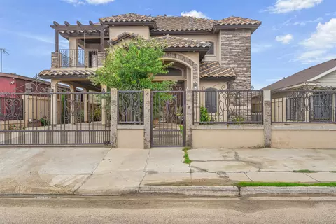 6310 Aloe Vera Dr, Laredo, TX 78043