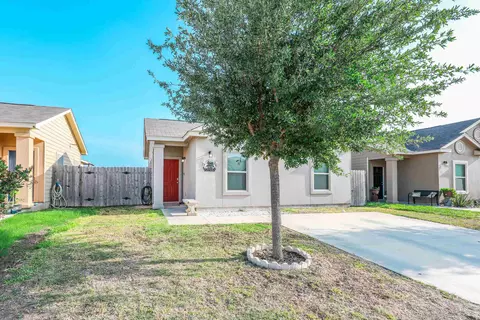 5815 St Joan Of Arc Lp, Laredo, TX 78046