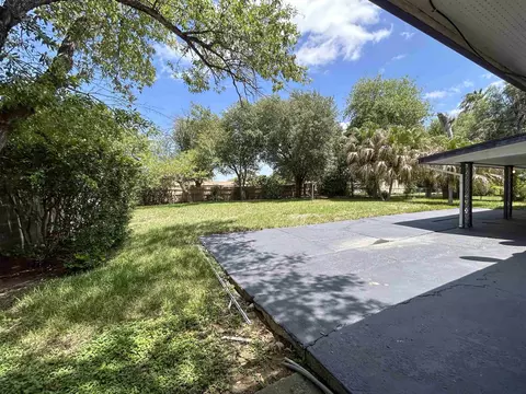 Exterior - 412 Longshadow Rd, Laredo, TX 78041 photo 5 of 9