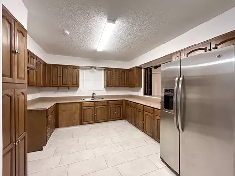 Kitchen - 412 Longshadow Rd, Laredo, TX 78041 photo 3 of 4