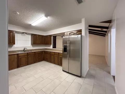 Kitchen - 412 Longshadow Rd, Laredo, TX 78041 photo 1 of 4