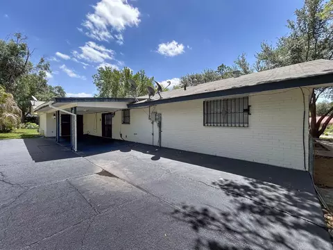 Exterior - 412 Longshadow Rd, Laredo, TX 78041 photo 7 of 9