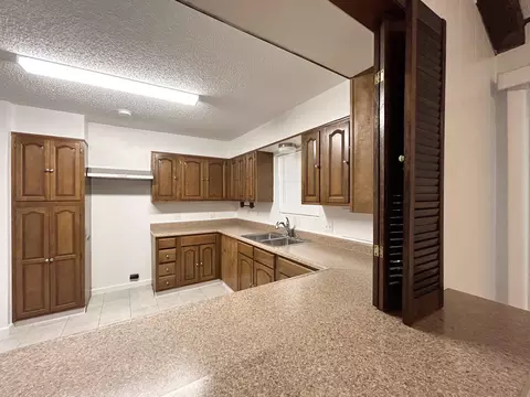 Kitchen - 412 Longshadow Rd, Laredo, TX 78041 photo 4 of 4