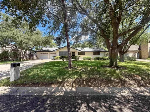 412 Longshadow Rd, Laredo, TX 78041