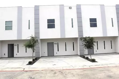 1011 Emerald Valley Dr #112 B, Laredo, TX 78043