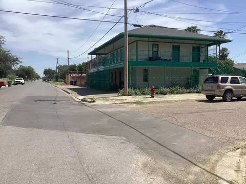 3202 Reynolds St, Laredo, TX 78043
