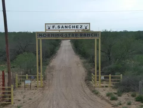 1719 1719 Cr 104, Webb, TX 78045