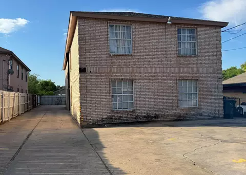 3205 Chestnut St #3, Laredo, TX 78046