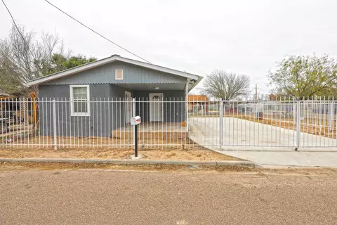 2004 Garza St, Laredo, TX 78040