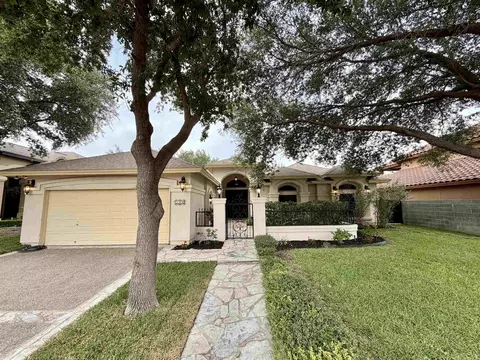 108 Watson Lake Dr, Laredo, TX 78045