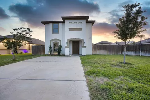 1510 Port Texas Dr, Laredo, TX 78045