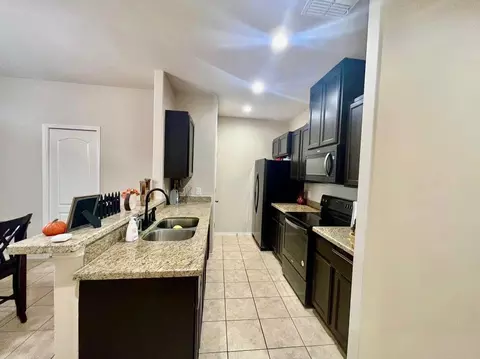 Kitchen - 114 Niagara Dr, Laredo, TX 78045 photo 1 of 1