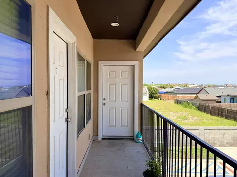 5601 Cuenca Dr #9, Laredo, TX 78046