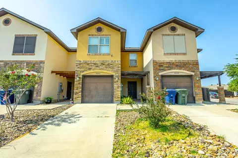 5720 Montevista Dr #5720, Laredo, TX 78041