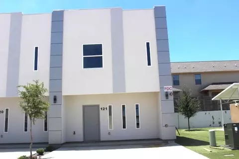 1011 Emerald Valley Dr #121 C, Laredo, TX 78043