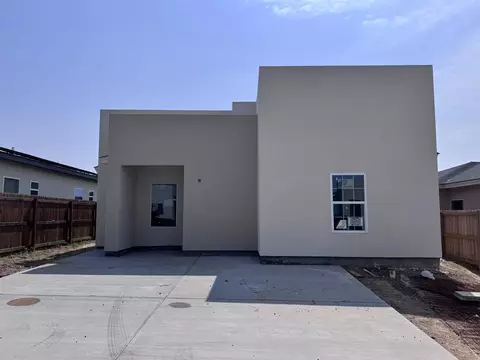 5709 St Joan Of Arc Lp, Laredo, TX 78046