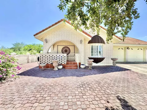 807 Fresno St, Zapata, TX 78076