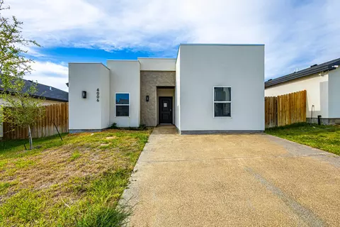 4006 Ave Fenix Dr, Laredo, TX 78046