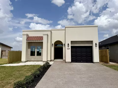 1437 El Caporal Dr, Laredo, TX 78046