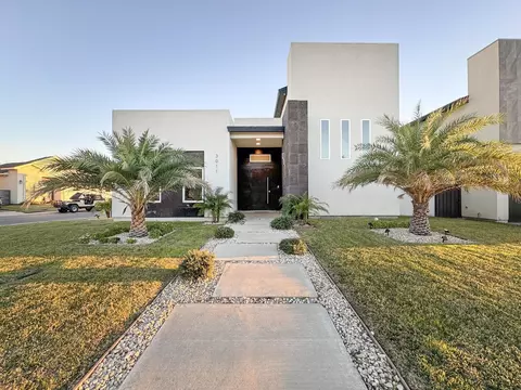 3011 Quintero St, Laredo, TX 78045