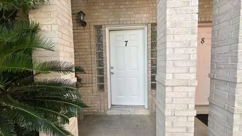 8416 Springfield Ave #7, Laredo, TX 78045