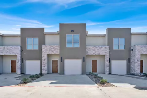 7613 King Arthurs Ct #29, Laredo, TX 78041