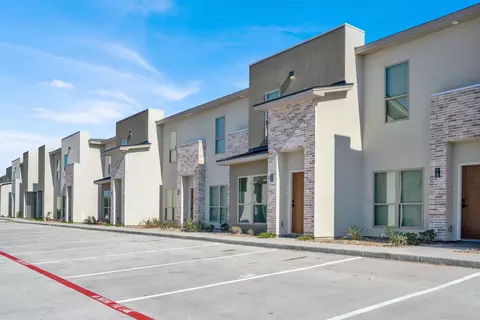 7613 King Arthurs Ct #61, Laredo, TX 78041