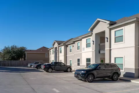 4250 Dorel Dr #207, Laredo, TX 78043