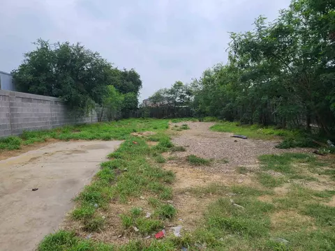 6035 Olmos Dr, Laredo, TX 78046