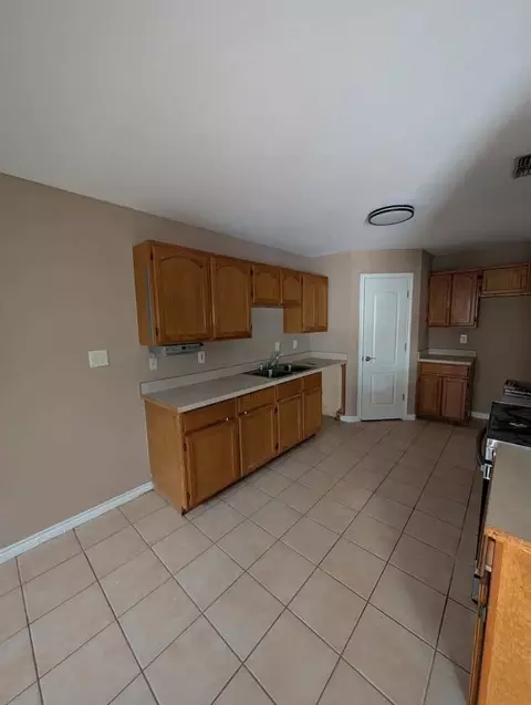 Kitchen - 316 Cinnamon Teal Lp, Laredo, TX 78045 photo 1 of 1