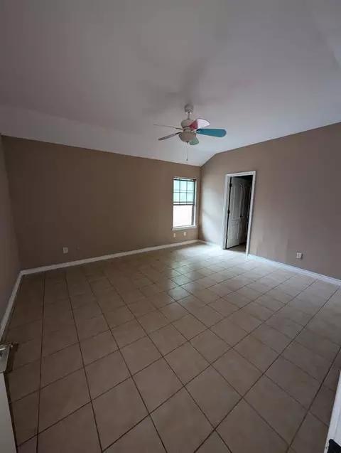 Bedroom - 316 Cinnamon Teal Lp, Laredo, TX 78045 photo 1 of 3