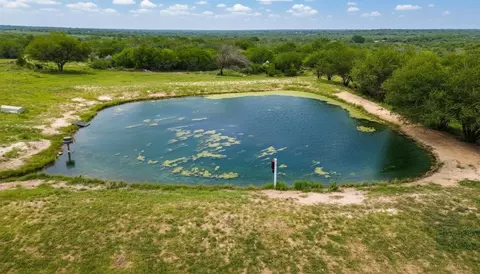 175 Ranch Road 8072c, Bruni, TX 78344