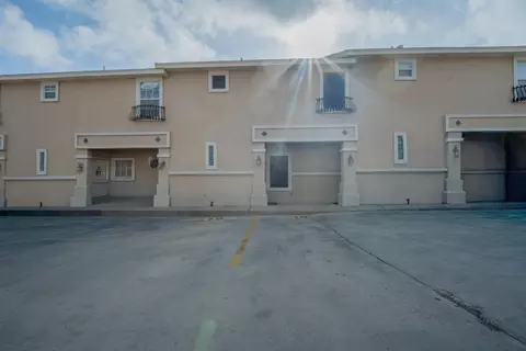 201 Abigail Dominguez #19, Laredo, TX 78043