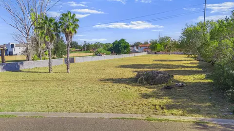 1213 St John Lp, Laredo, TX 78045 photo 3