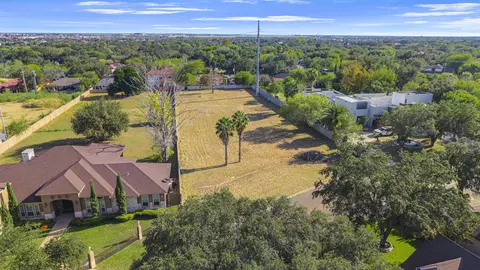 1213 St John Lp, Laredo, TX 78045 photo 8