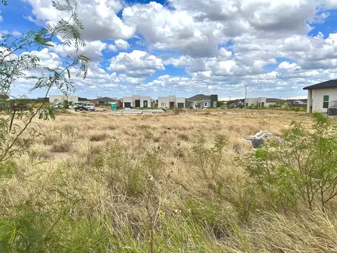 6708 El Bosal Ln, Laredo, TX 78046
