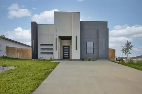 2918 Coventry Dr, Laredo, TX 78046