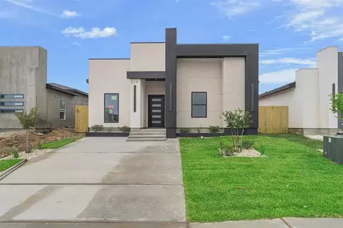 214 Lusitano Dr, Laredo, TX 78046