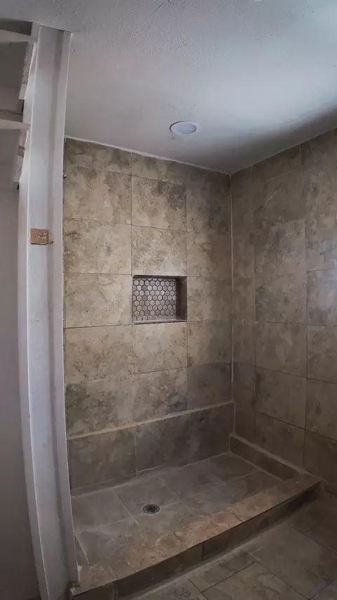 803 E Calais E Pl, Laredo, TX 78045 photo 10
