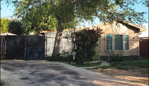 803 E Calais E Pl, Laredo, TX 78045